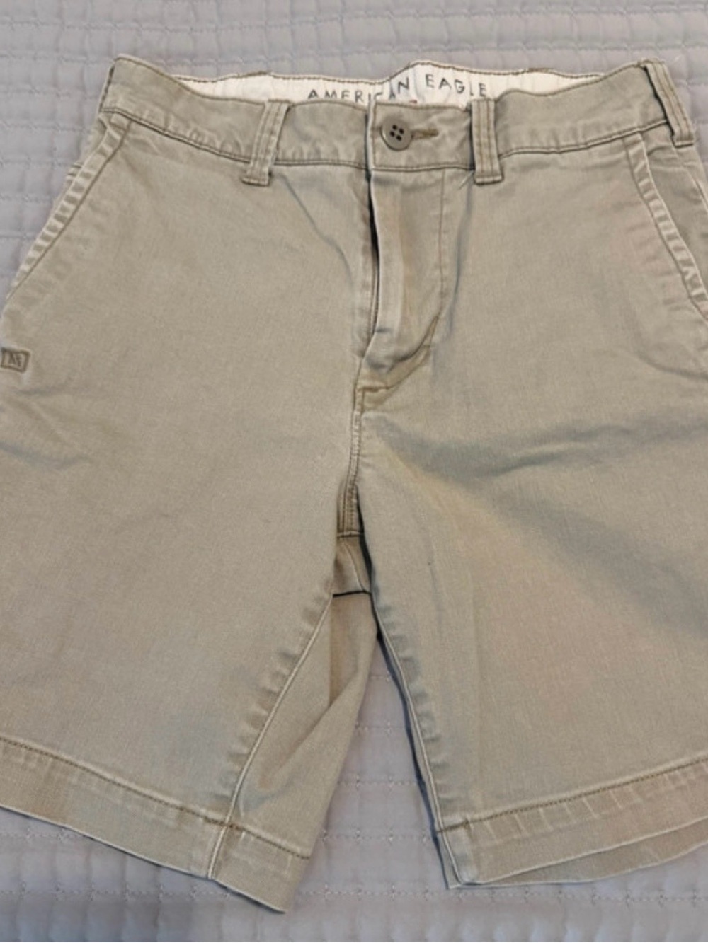 American Eagle Men’s Size 26 Khaki Chino Cargo Shorts Tan